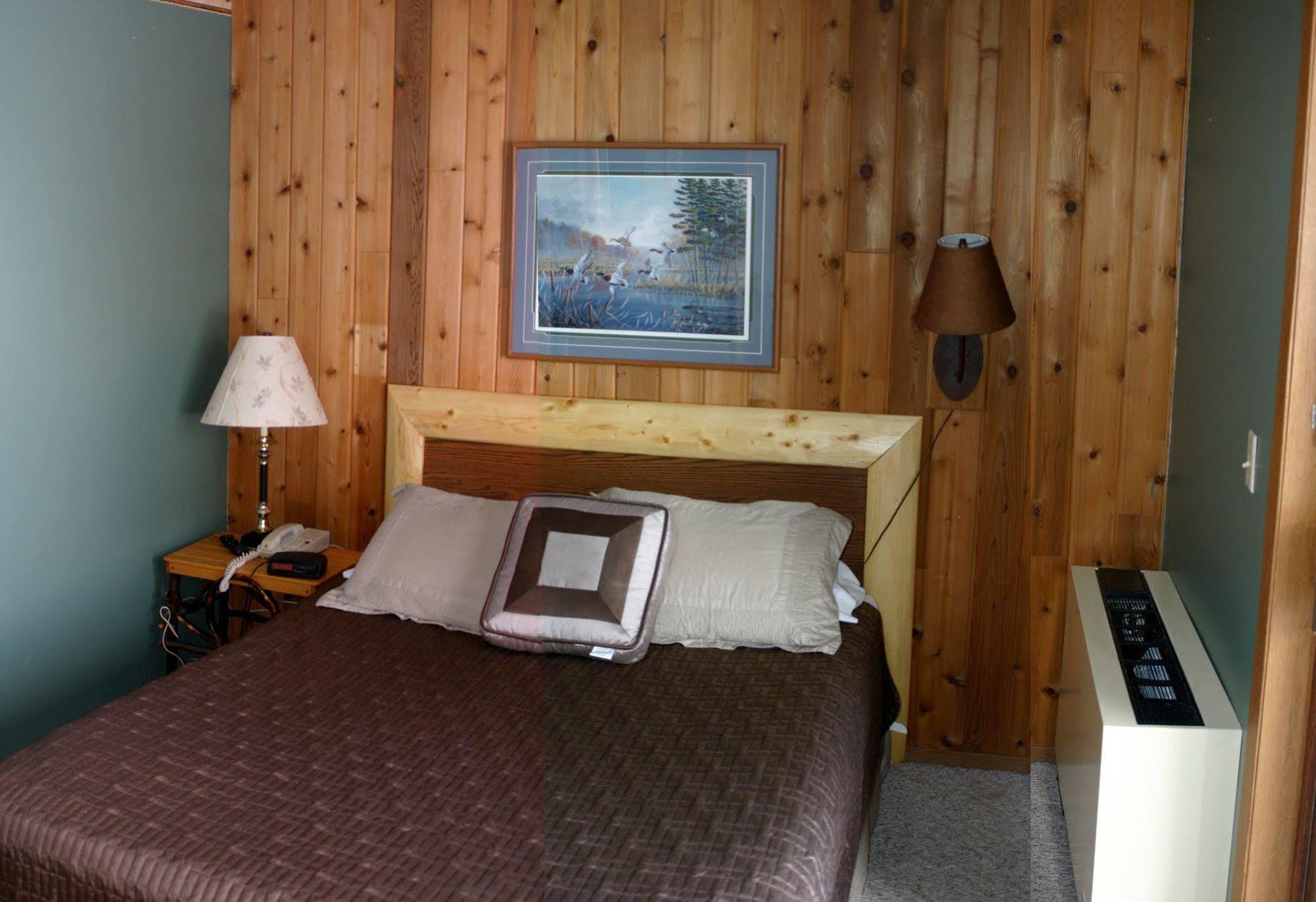 Lakewoods Resort & Golf Namekagon Exterior photo